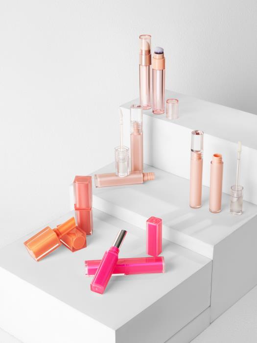 Design Innovation for Cosmetics: Two-Shot Injection